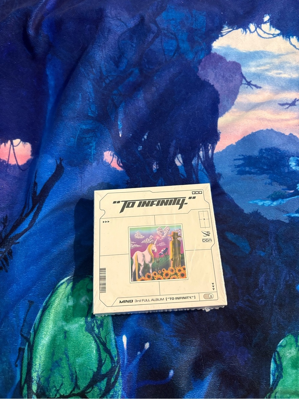 MINO “To Infinity” KiT Album